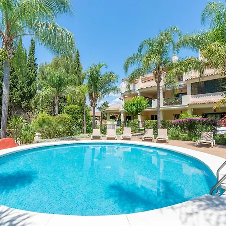 Apartment Modern And Spacious 2 Bdrm Penthouse With 3 Pools *