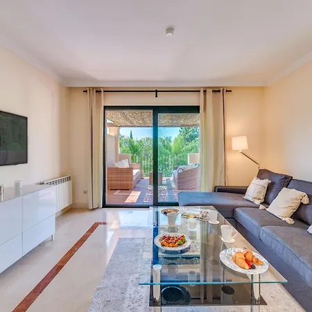 Modern And Spacious 2 Bdrm Penthouse With 3 Pools *