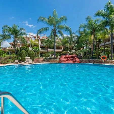 Apartment Modern And Spacious 2 Bdrm Penthouse With 3 Pools Marbella