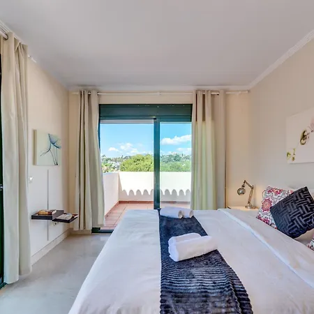Modern And Spacious 2 Bdrm Penthouse With 3 Pools Marbella